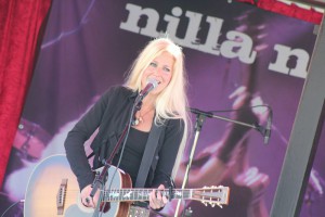 120715 - Nilla Nielsen 3